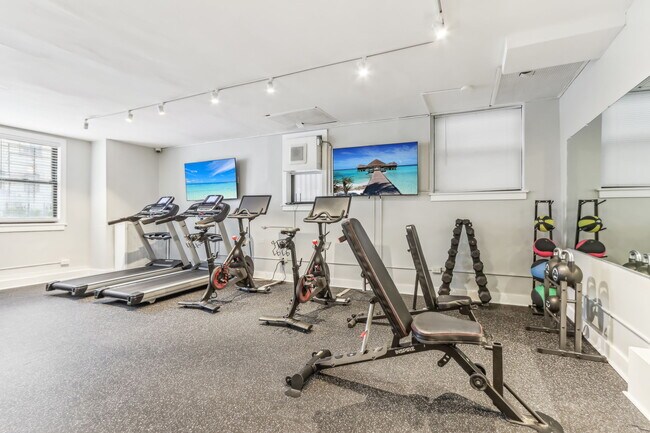 Building Photo - The Oliver on LaSalle