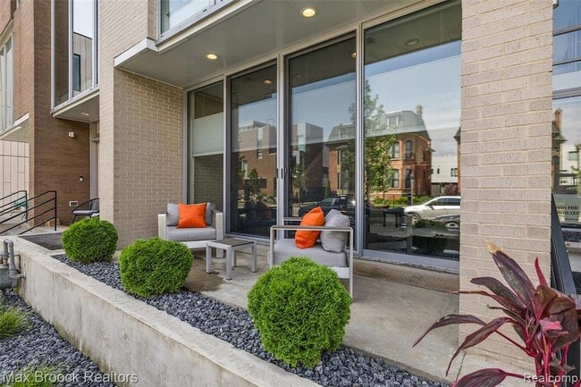 Building Photo - 284 Alfred St