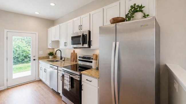 Building Photo - 856 Levitan Dr