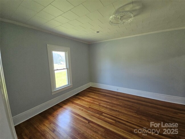 Building Photo - 1704 16th St NE