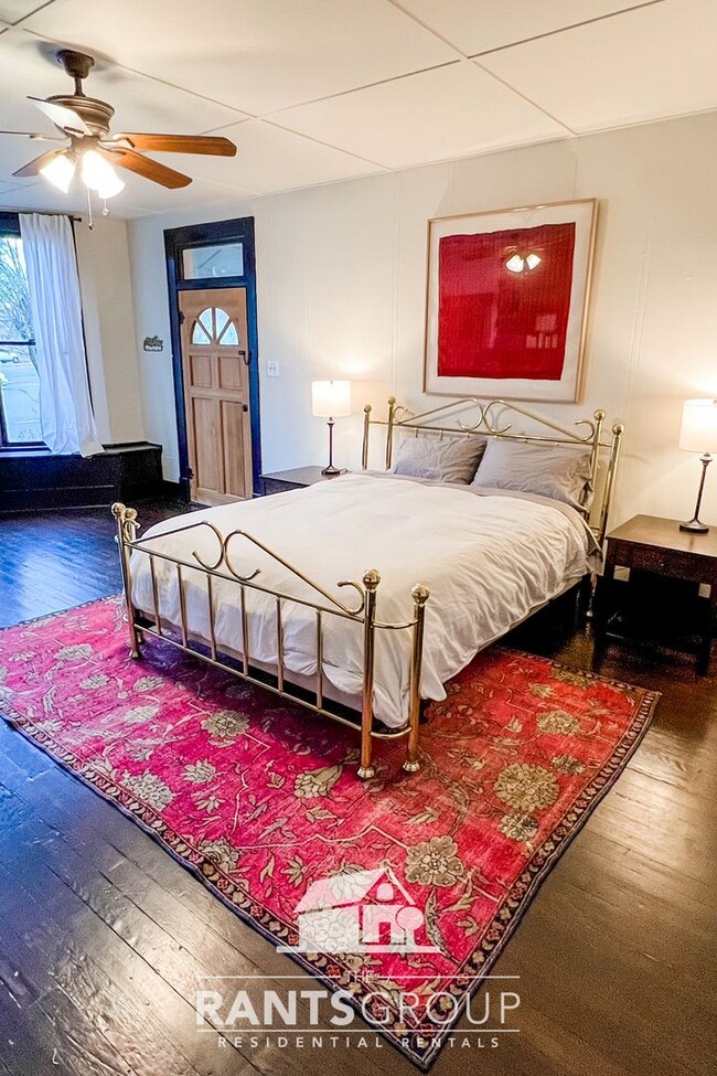 Building Photo - Charming historical home in Tenino!