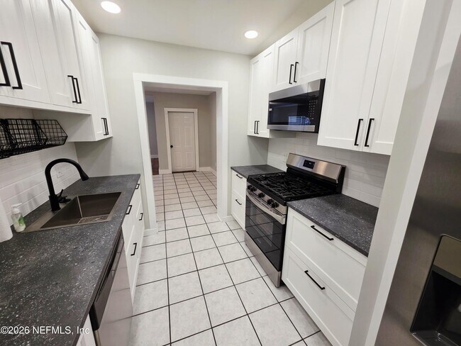 Building Photo - 2146 Antilles Ct