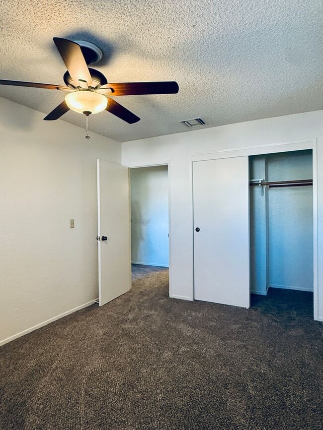 Building Photo - AVAILABLE NOW!!!