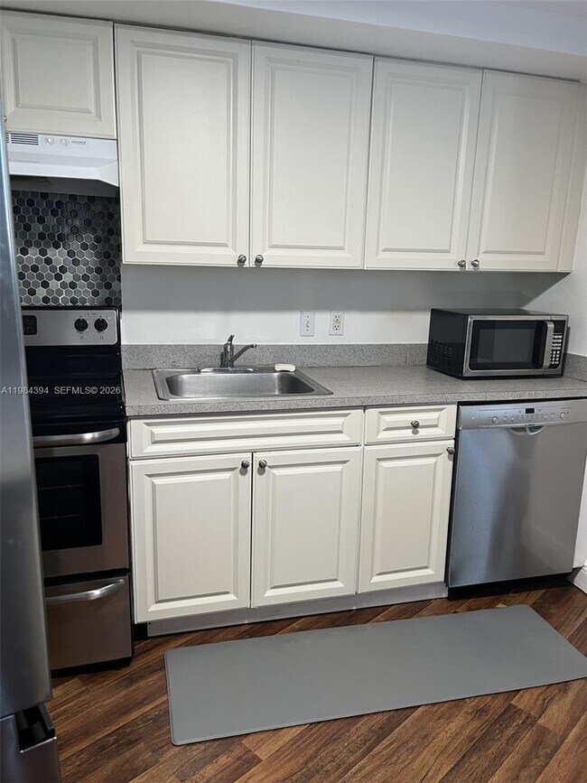 Building Photo - 1 Glen Royal Pkwy