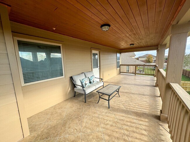 Building Photo - 809 Alpino