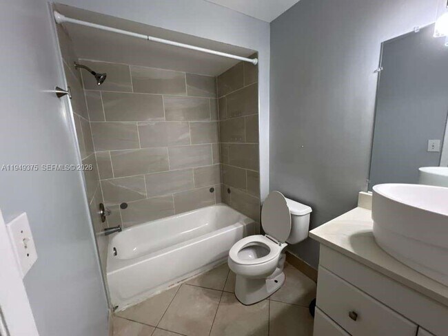 Building Photo - 9999 Summerbreeze Dr