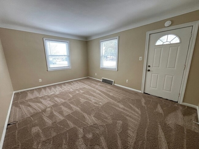 Building Photo - 22517 Petersburg Ave