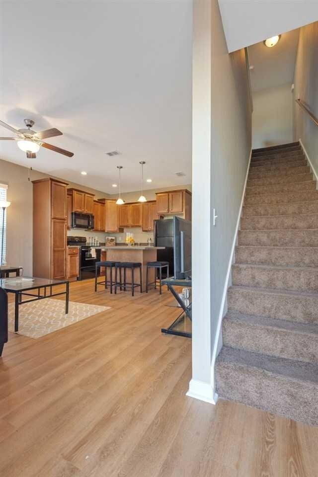 Building Photo - Modern 3-Bed, 3-Bath Townhome with Stylish Upgrades in Condo Community