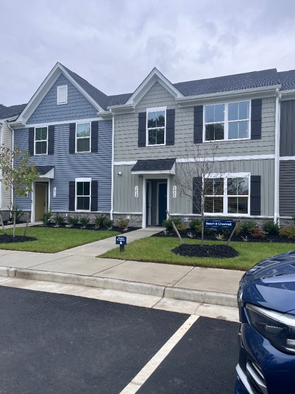 Building Photo - 532 Destination Way