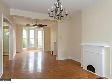 Building Photo - 2207 Bainbridge St