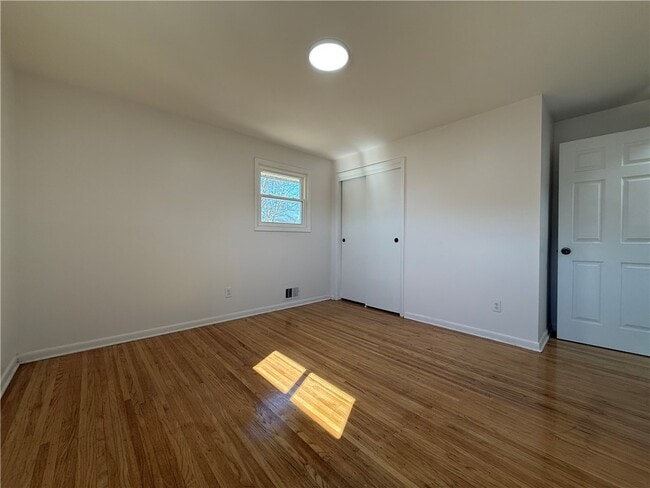 Building Photo - 1656 Jefferson Rd