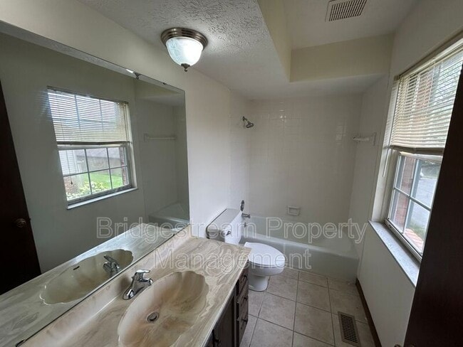 Building Photo - 1042 Beryl Trail