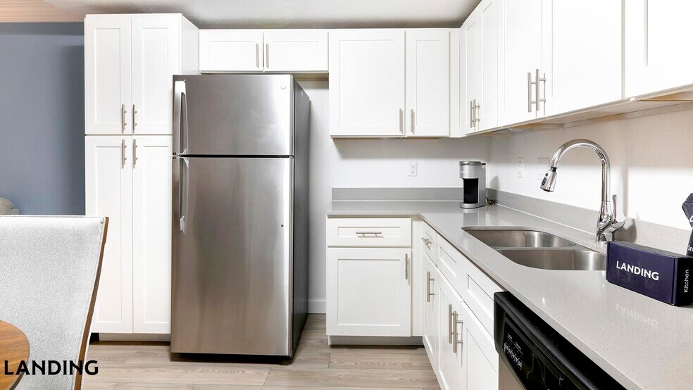 Building Photo - 2851 Maingate Village Cir