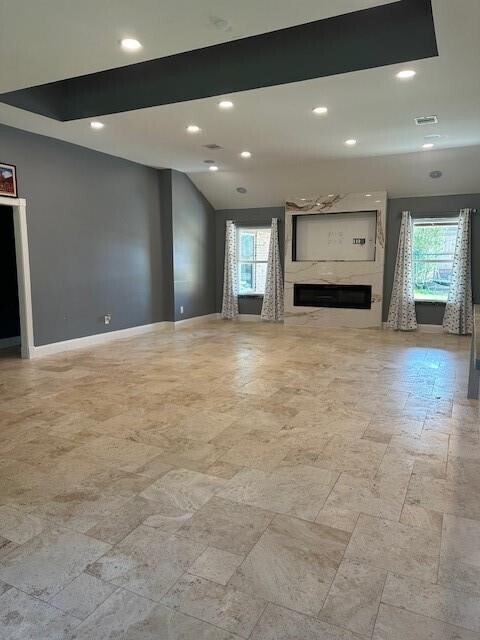 Building Photo - 2214 Briarview Dr