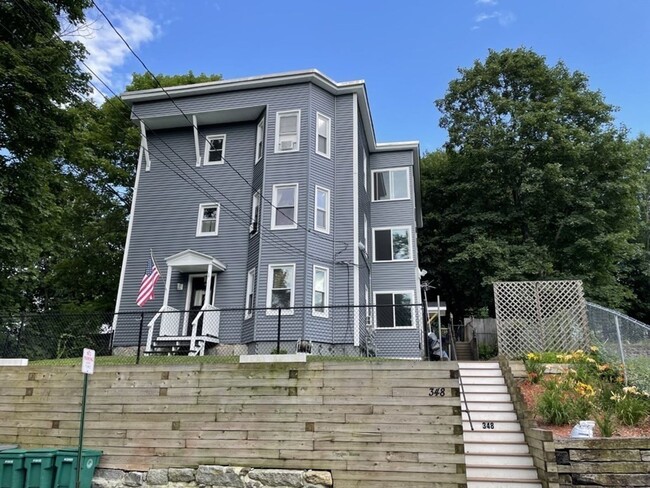 Building Photo - 348 Fairmount St