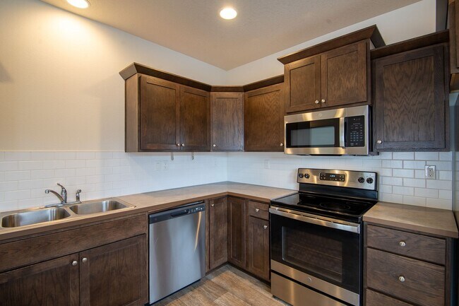 Building Photo - Heathwood - VPM484650H-6