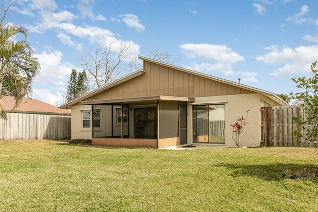 Building Photo - 446 Timberlake Dr