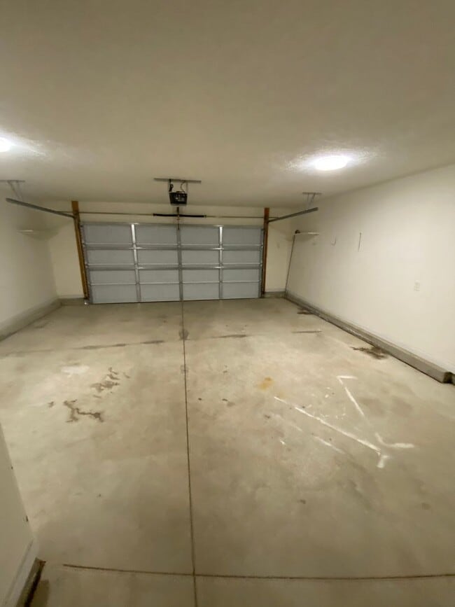 Building Photo - Great Home!  Great Location