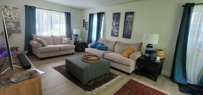 Main Living Room - 1279 86th Ave N
