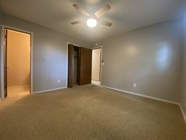 Building Photo - 1525 Cherry Stone St