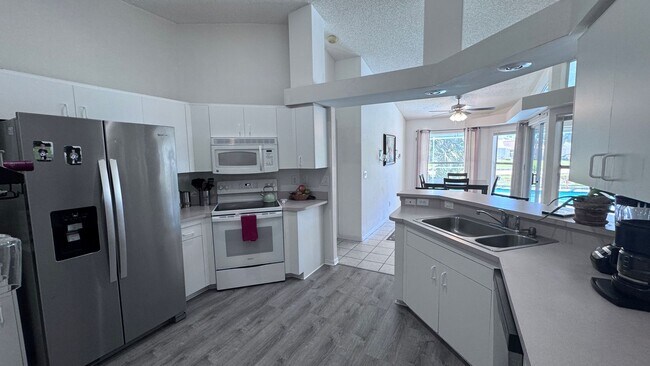 Building Photo - Gated Single Family Home For Rent in West Melbourne