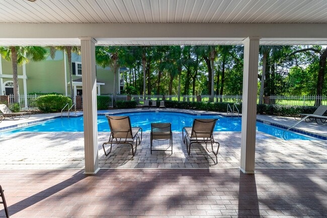 Building Photo - Luxurious 1 Bed / 1 Bath Condo in The Link...