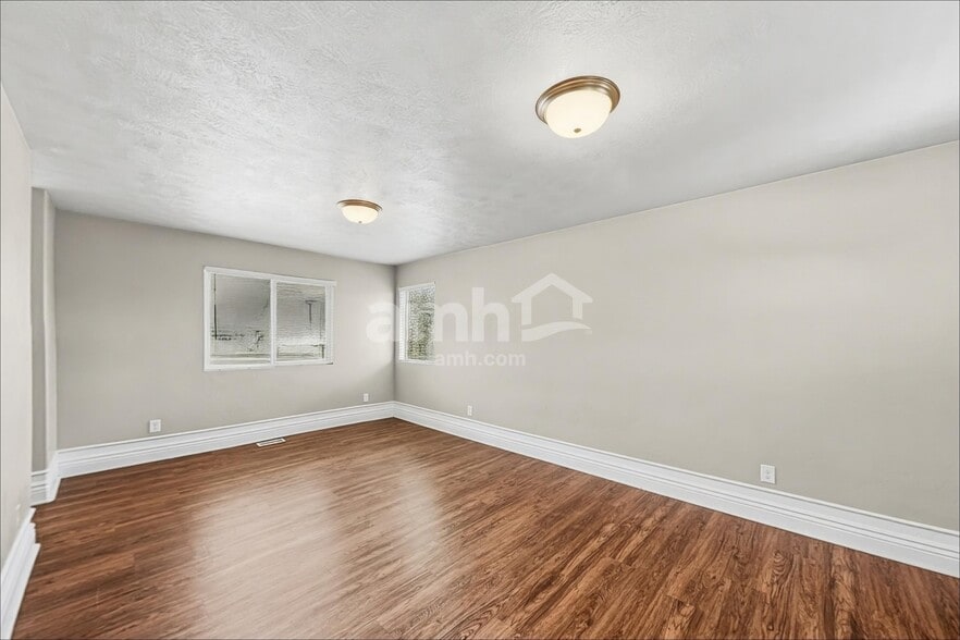 Building Photo - 228 Cedar Grove Ln