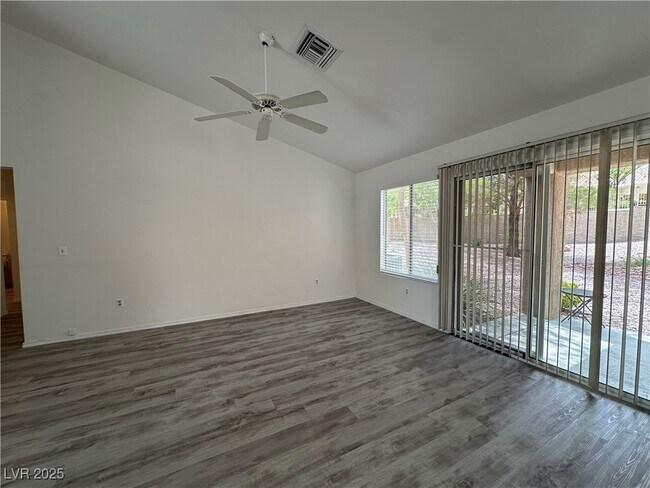 Building Photo - 2419 Desert Glen Dr