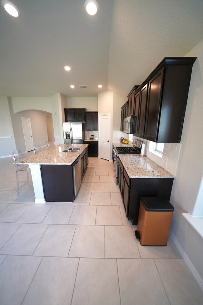 Building Photo - Immaculate First Time Rental in Potranco Run! - Realtor Commission: $750