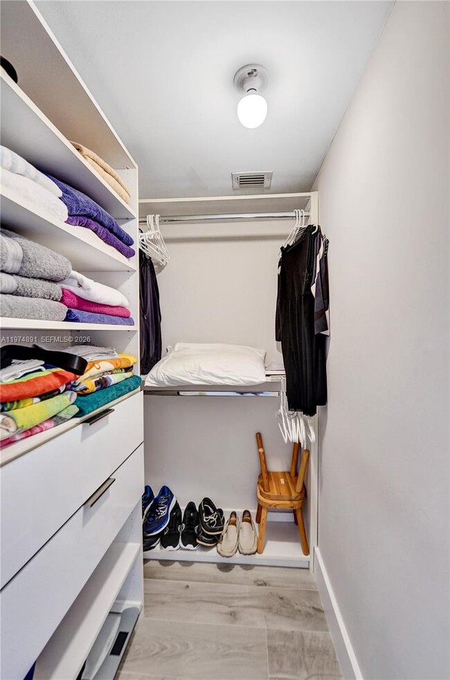 Building Photo - 19101 NE 36th Pl