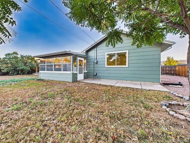 Building Photo - 3065 Penmoor Dr