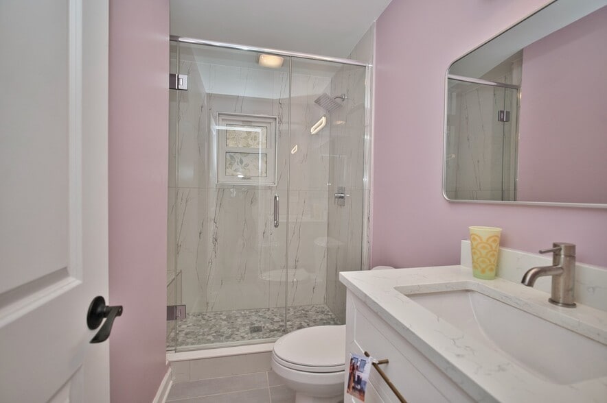 Building Photo - 4616 N Kostner Ave