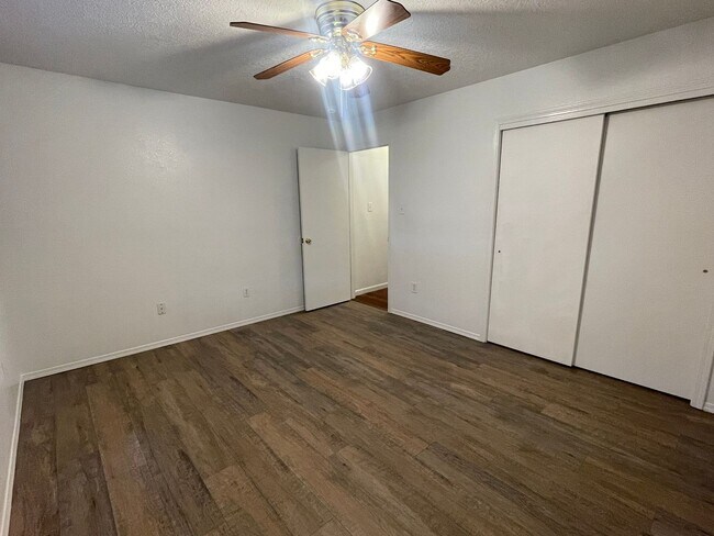 Building Photo - Beautiful 3 bedroom 2 bath home.