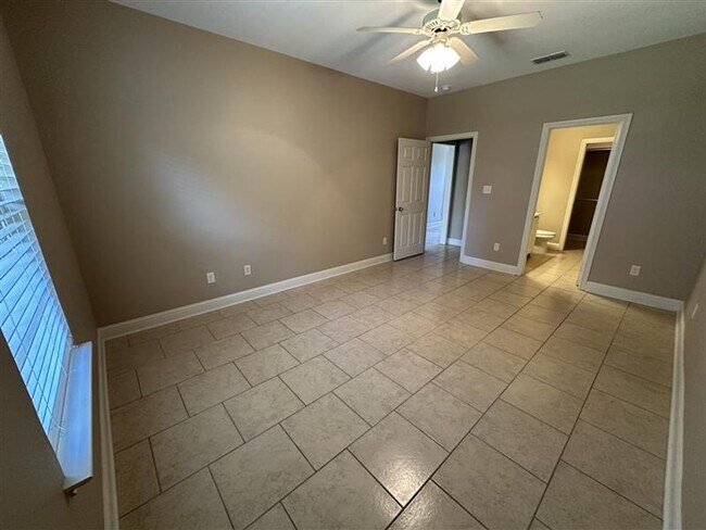 Building Photo - 4014 Mobley Cir