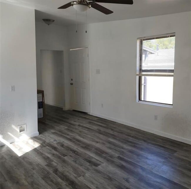 Building Photo - 6907 Dumble St