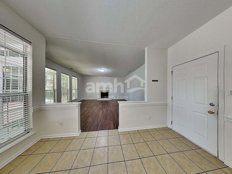 Building Photo - 14701 Pomerol Ln