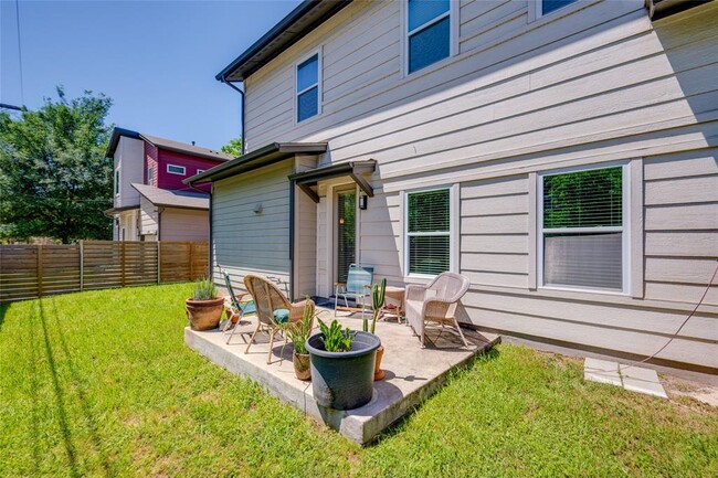 Building Photo - 2921 Prado St