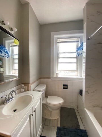 Building Photo - 10 Glenville Ave