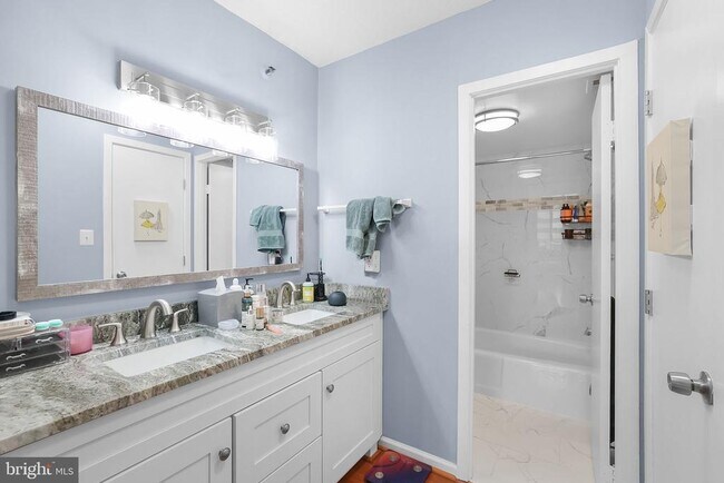 Building Photo - 3713 S George Mason Dr