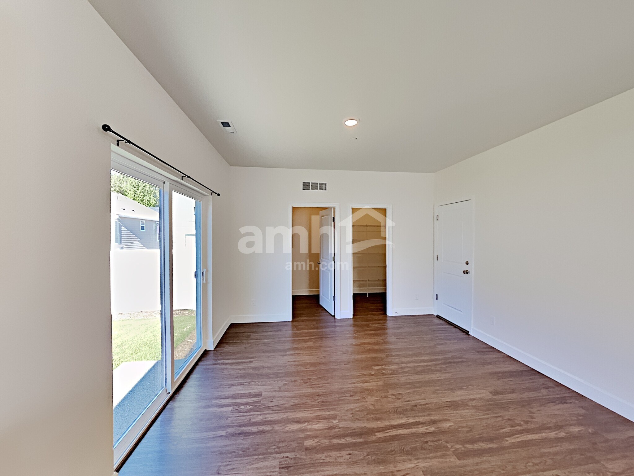 Building Photo - 10626 137th St E