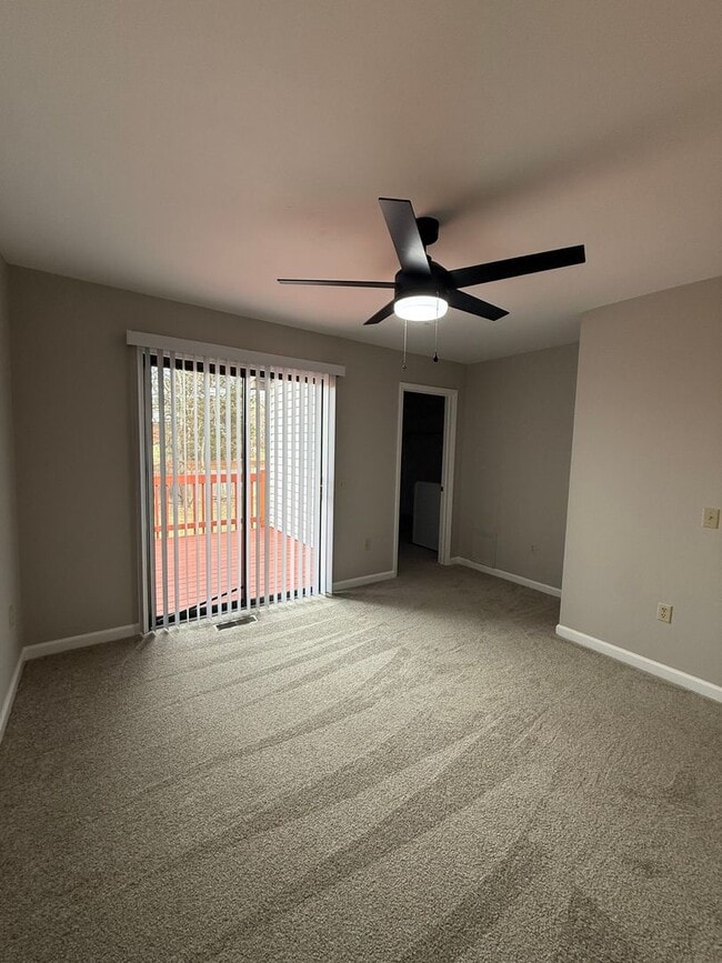 Building Photo - Newly Renovated Duplex in North County