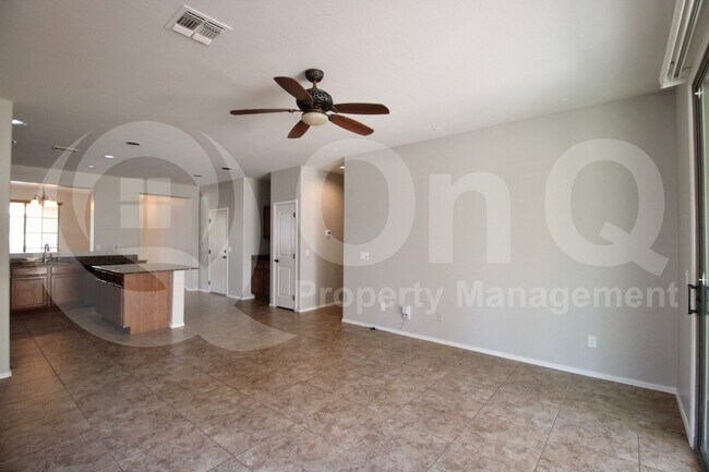 Building Photo - 4072 E Cherry Hills Dr