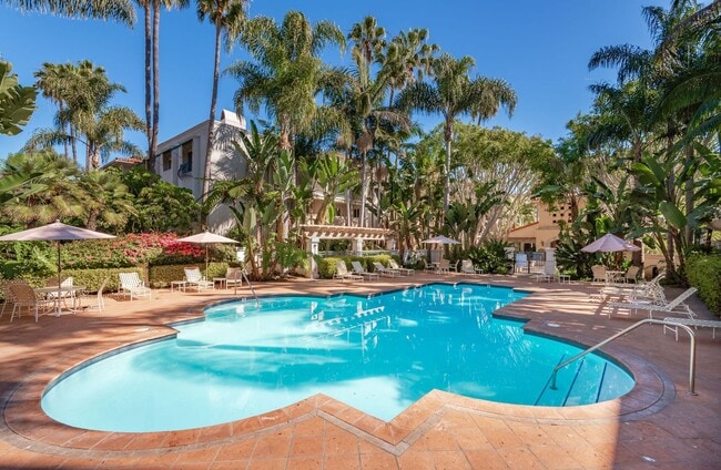 Building Photo - Total Quality Living! El Escorial Villas at East Beach~