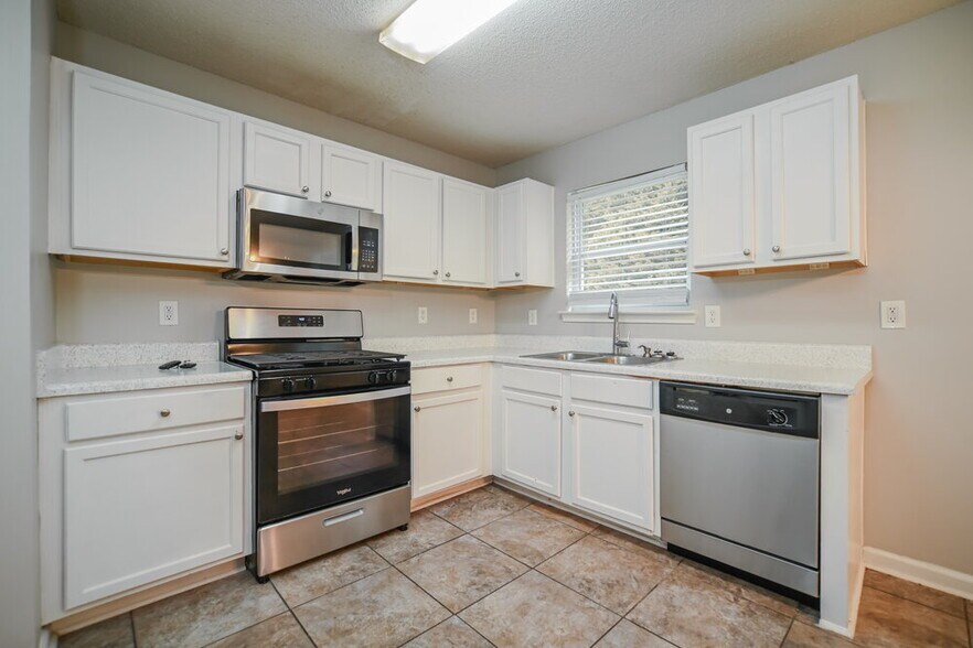 Building Photo - 4117 Alveston Dr