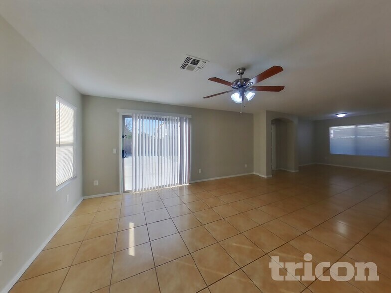 Building Photo - 8123 W Hammond Ln