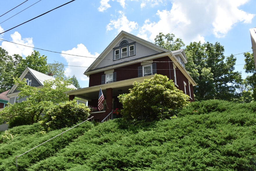 Building Photo - 618 Walnut St