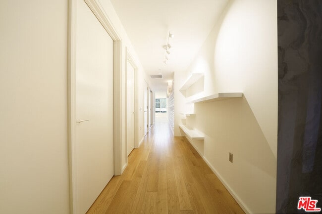 Building Photo - 1155 S Grand Ave