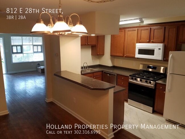 Building Photo - 812 E 28th St