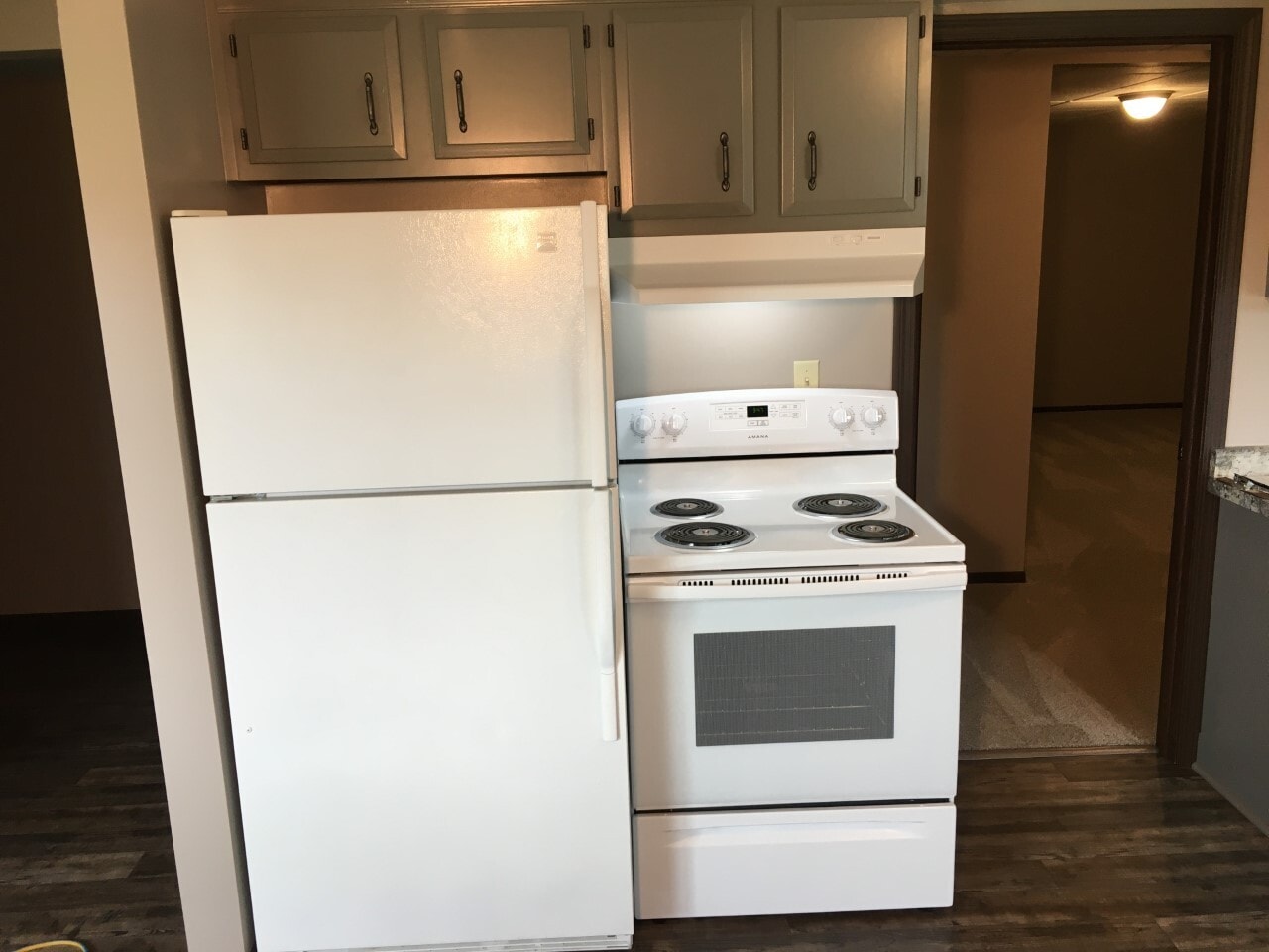 Kitchen/appliances - 7421 Sharon-Mercer Rd