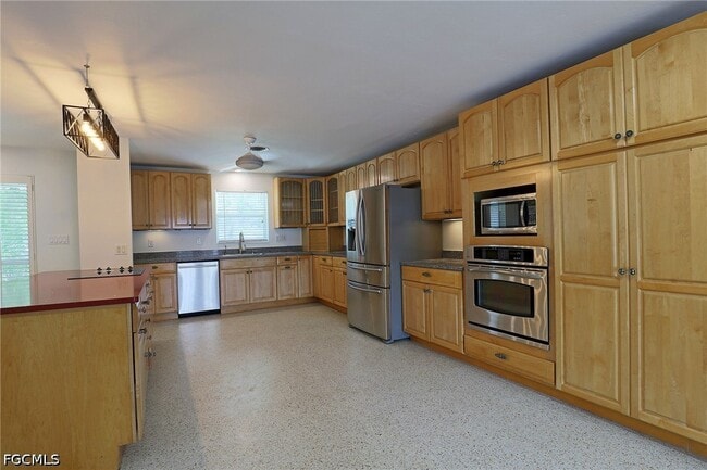 Building Photo - 1353 Stadler Dr